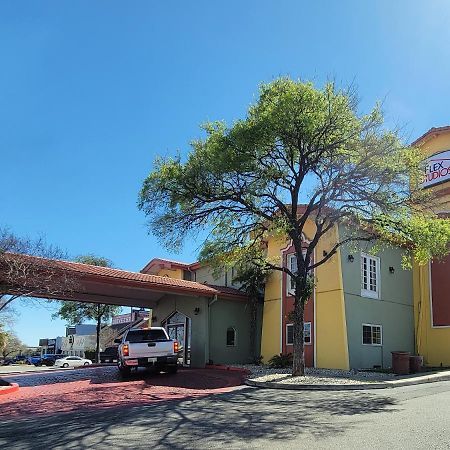 Flex Studios San Antonio Exterior photo